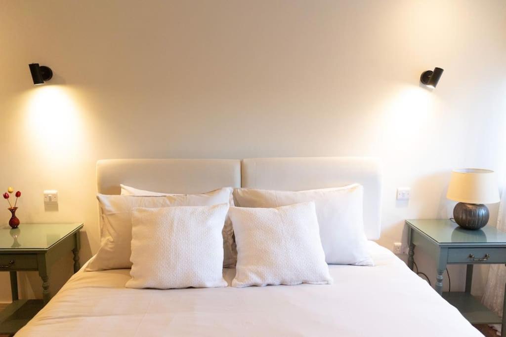 Amarelo Apartment, Central Charlbury, 1 Super King Bed Εξωτερικό φωτογραφία